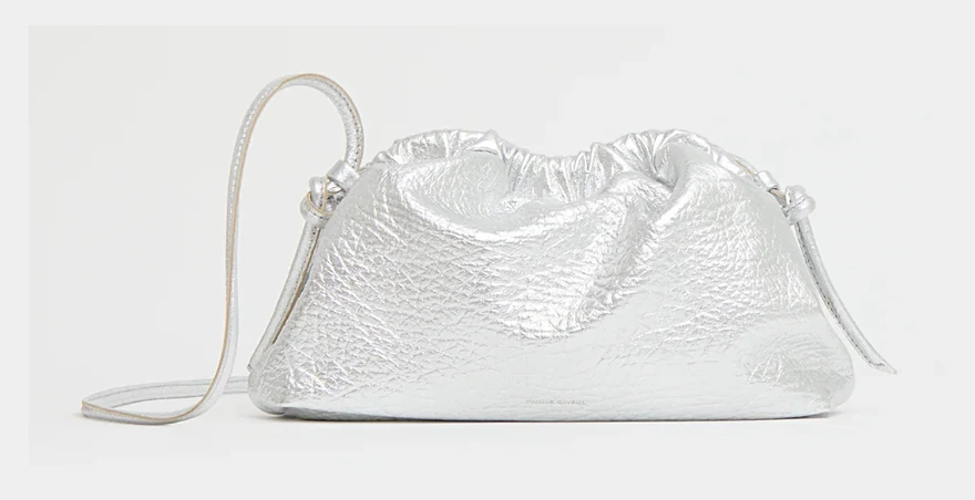 Mansur Gavriel Mini Cloud Clutch 手拿包 银色金属羊皮 24 厘米宽