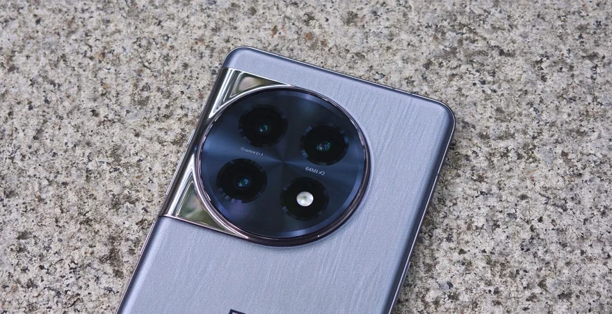 OnePlus 12 flagship smartphone 64MP telephoto camera